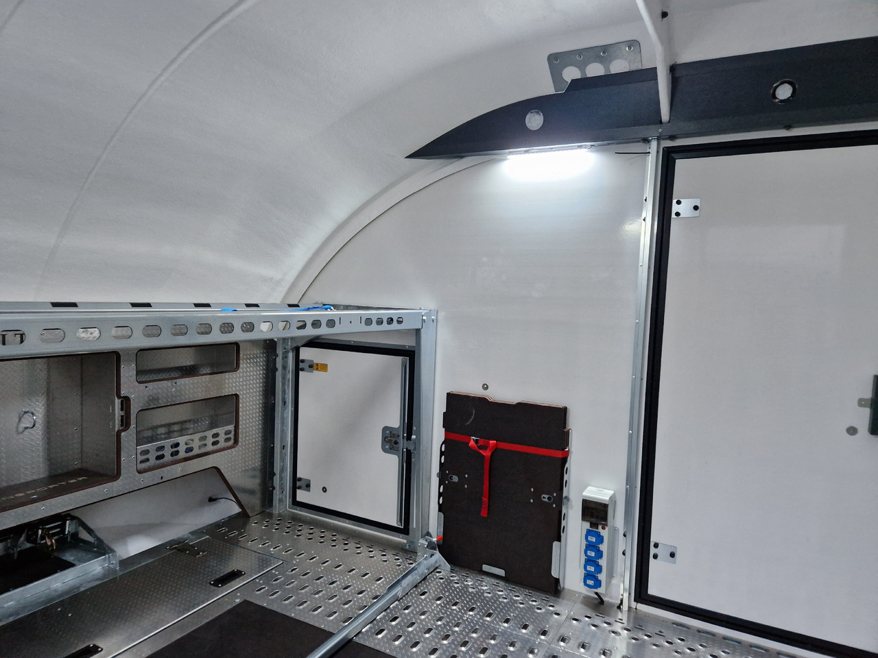 Rimorchio bisarca BJT Race Transporter 6 396-3040 600x235x189cm black Markise re/li Motorsport Automotiv Tridem 3500kg: foto 7