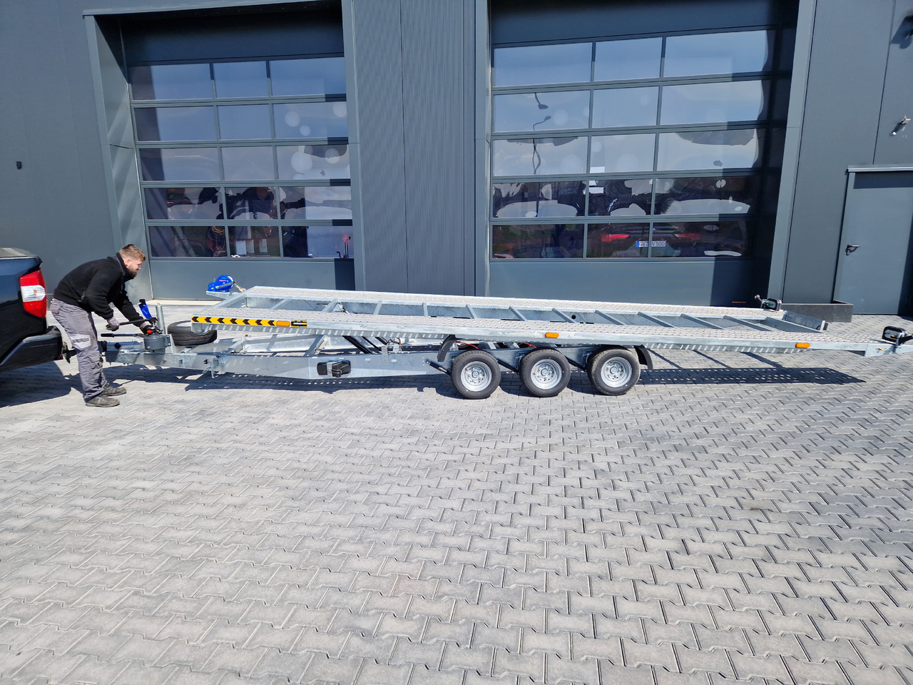 Cartrailer Expert 3560 easyload 600x216cm hydr. kippbar Winde Resrad Tridem 100km/H 3500kg - Rimorchio bisarca: foto 1 Cartrailer Expert 3560 easyload 600x216cm hydr. kippbar Winde Resrad Tridem 100km/H 3500kg - Rimorchio bisarca: foto 1
