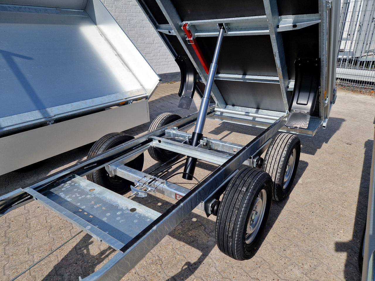 Cheval Liberte Debon Kipper PW 1.2 20 ECO 306x155x30cm 2000kg Modell 2024 - Rimorchio ribaltabile: foto 4 Cheval Liberte Debon Kipper PW 1.2 20 ECO 306x155x30cm 2000kg Modell 2024 - Rimorchio ribaltabile: foto 4