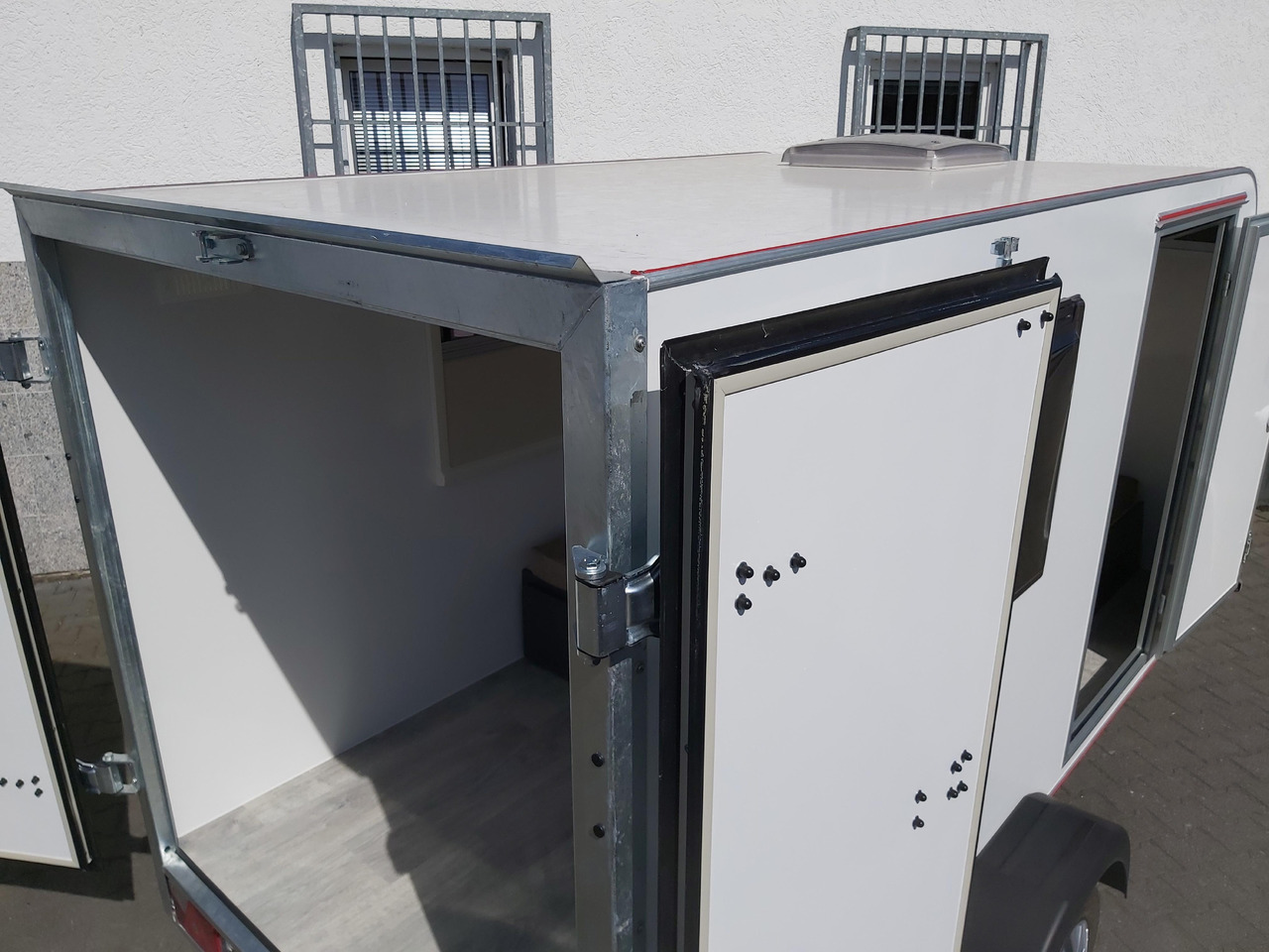 Caravan Kargo Camp TFS S Midi 320x150x150cm aero LUX Bett Fenster Seitentür Dachluke Strom 750kg Bremse 2024: foto 6