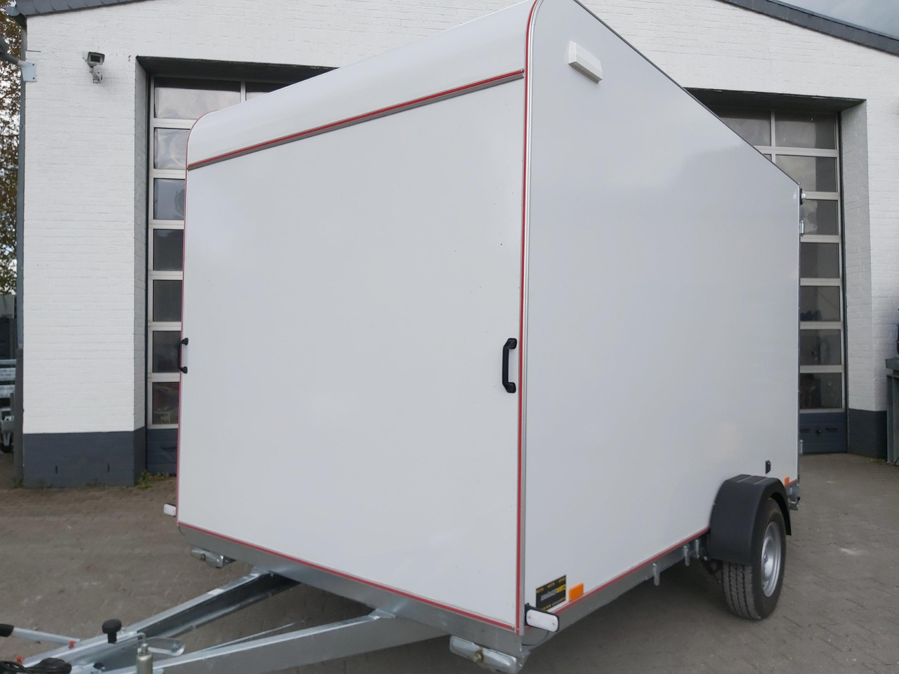 Koffer Sport Camp TFS 360.00 360x200x210cm aero Seitentür Fenster Bett (L) 1300kg 100km/H - Caravan: foto 4 Koffer Sport Camp TFS 360.00 360x200x210cm aero Seitentür Fenster Bett (L) 1300kg 100km/H - Caravan: foto 4