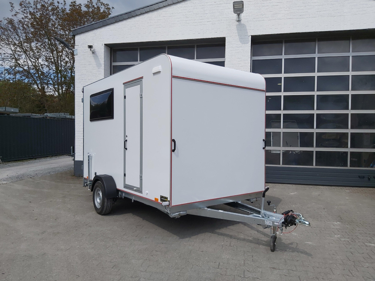 Koffer Sport Camp TFS 360.00 360x200x210cm aero Seitentür Fenster Bett (L) 1300kg 100km/H - Caravan: foto 3 Koffer Sport Camp TFS 360.00 360x200x210cm aero Seitentür Fenster Bett (L) 1300kg 100km/H - Caravan: foto 3