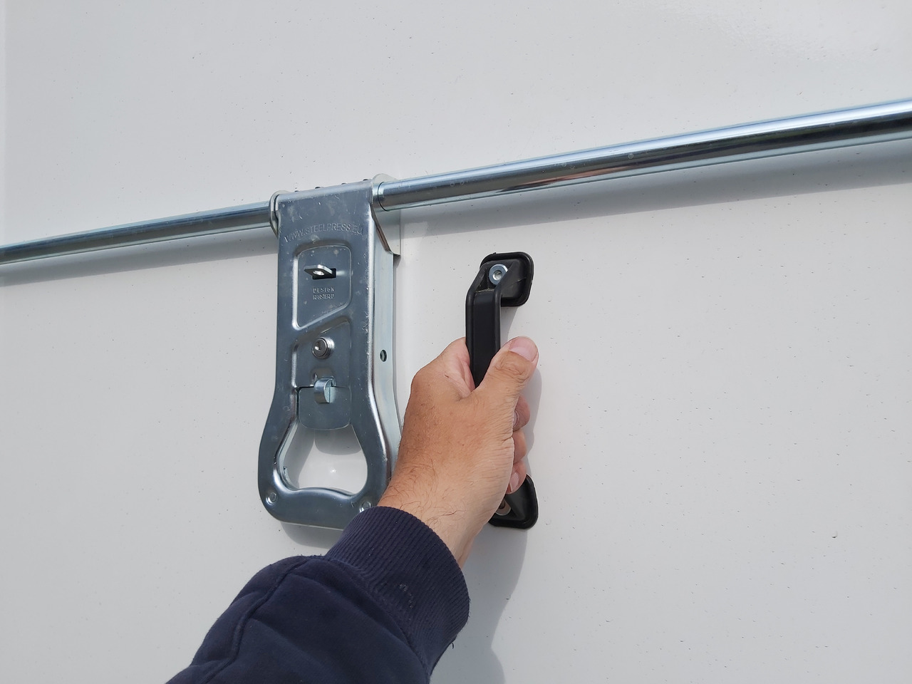 Rimorchio autonegozio Koffer Sport Camp TFS 550.01 550x200x210cm Heckrampe Wohnabteil Premium 100km/H 2700kg AKTION: foto 17 Rimorchio autonegozio Koffer Sport Camp TFS 550.01 550x200x210cm Heckrampe Wohnabteil Premium 100km/H 2700kg AKTION: foto 17