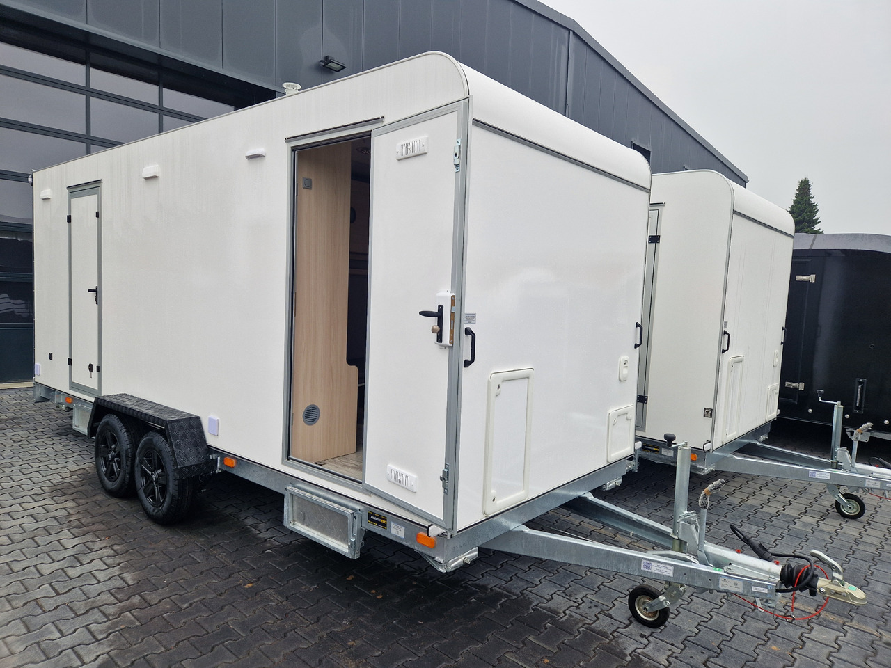 Koffer Sport Camp TFS 550.01 550x200x210cm Laderaum ST & Wohnabteil 2700kg - Caravan: foto 1 Koffer Sport Camp TFS 550.01 550x200x210cm Laderaum ST & Wohnabteil 2700kg - Caravan: foto 1