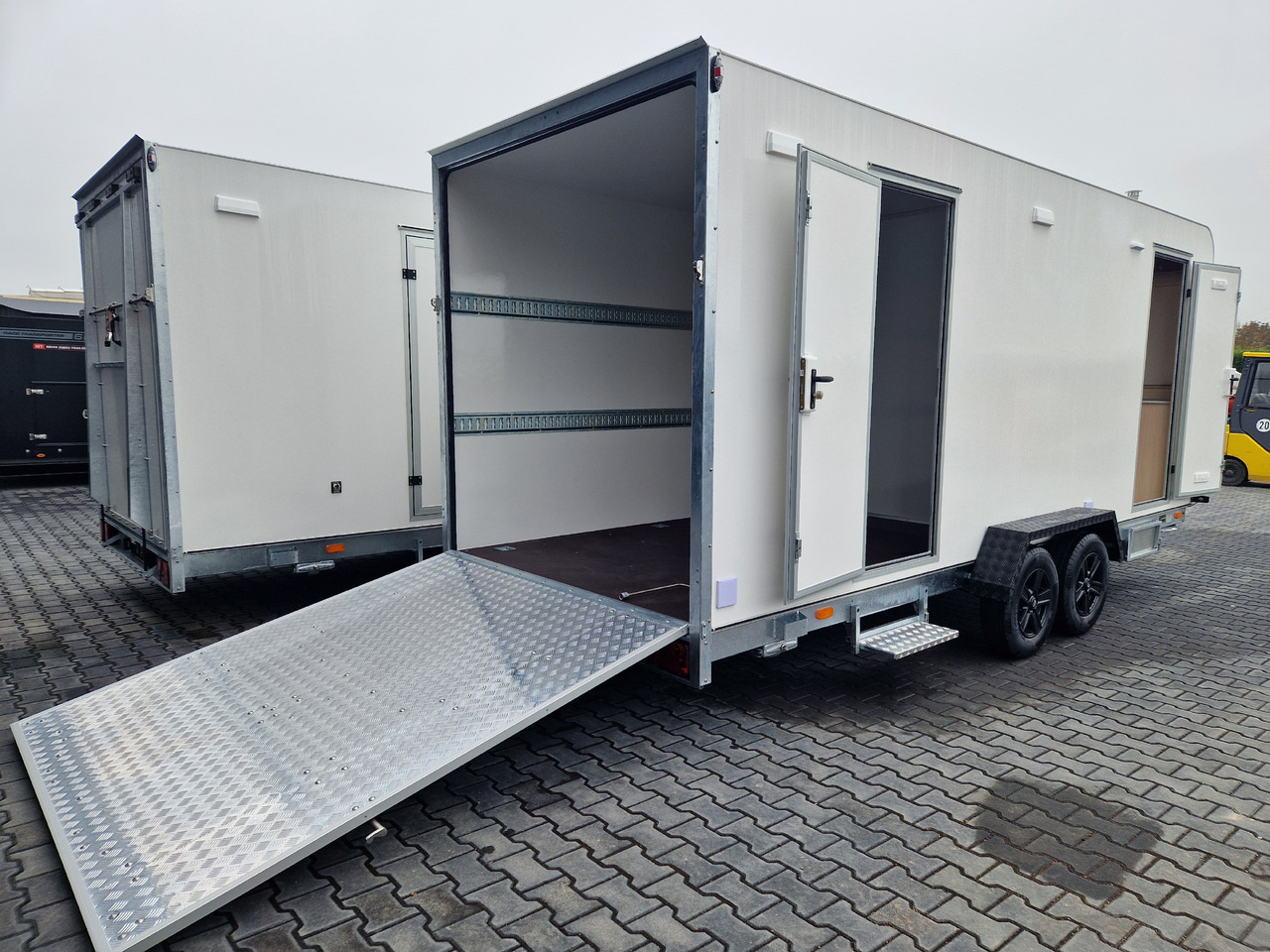 Koffer Sport Camp TFS 550.01 550x200x210cm Laderaum ST & Wohnabteil 2700kg - Caravan: foto 2 Koffer Sport Camp TFS 550.01 550x200x210cm Laderaum ST & Wohnabteil 2700kg - Caravan: foto 2