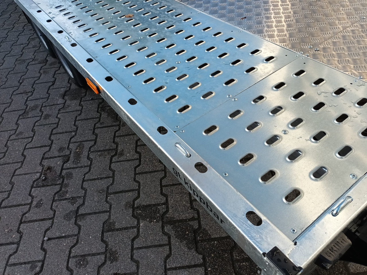 Martz GT kipp 450/2 S 450x215cm easyload ankippbar Lohr Stahl & Aluboden Seilwinde 10" 3000kg - Rimorchio trasporto macchine operatrici: foto 4 Martz GT kipp 450/2 S 450x215cm easyload ankippbar Lohr Stahl & Aluboden Seilwinde 10" 3000kg - Rimorchio trasporto macchine operatrici: foto 4