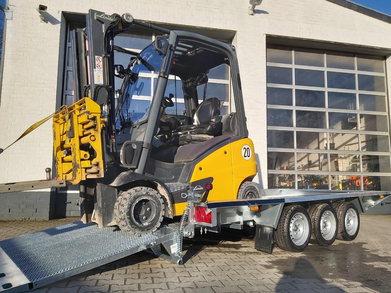 Martz Maschinentransporter BUILDER XL Bau-3 3500/3 400x180x30cm Auffahrklappe Tridem (XL) 3500kg - Rimorchio trasporto macchine operatrici: foto 1 Martz Maschinentransporter BUILDER XL Bau-3 3500/3 400x180x30cm Auffahrklappe Tridem (XL) 3500kg - Rimorchio trasporto macchine operatrici: foto 1