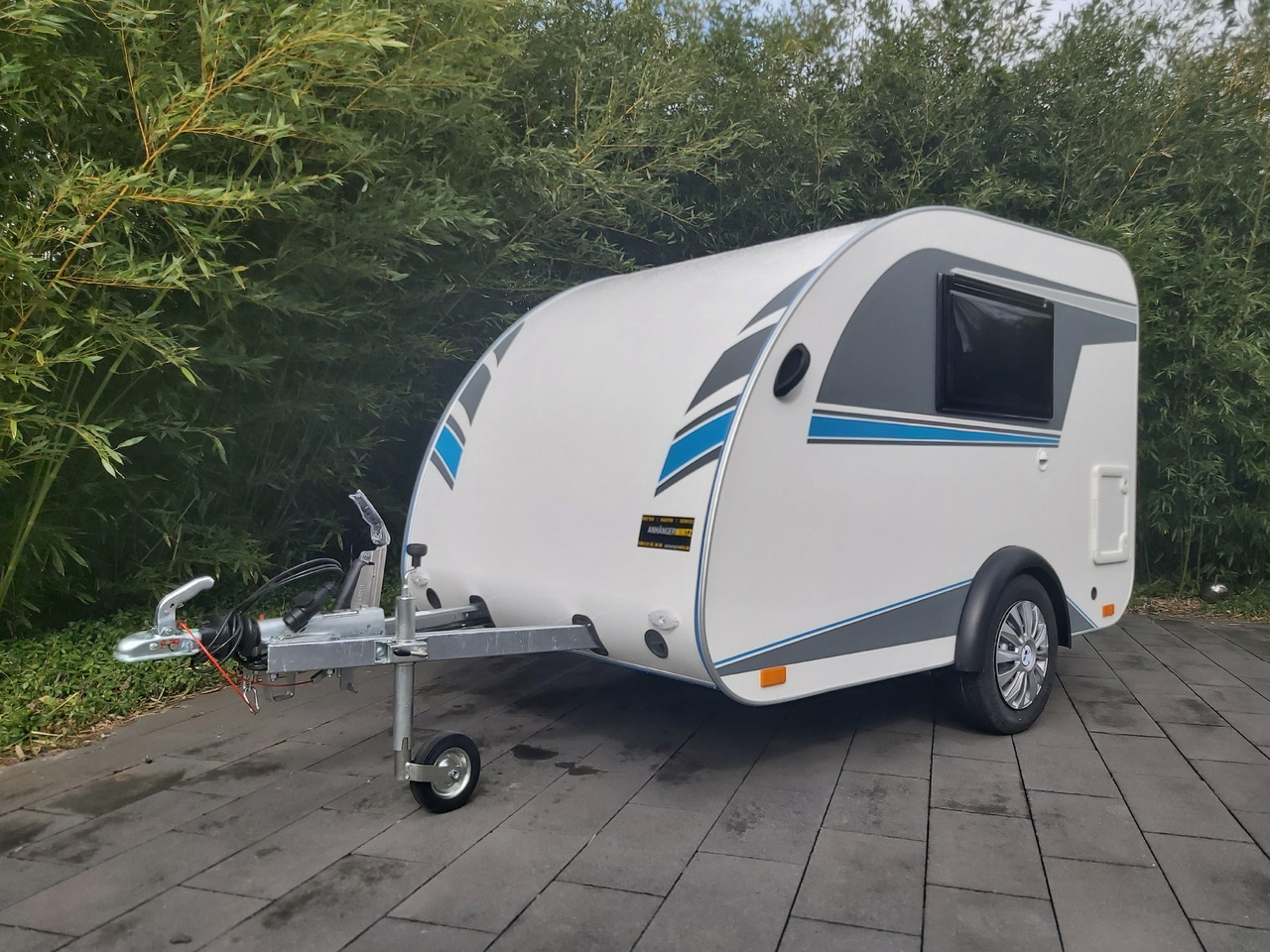 Mini Camper Mini Tommy TMC25 252x140x121cm aero V1 Küche 12V/230V 100km/H 750kg gebremst Modell 24 - Caravan: foto 1 Mini Camper Mini Tommy TMC25 252x140x121cm aero V1 Küche 12V/230V 100km/H 750kg gebremst Modell 24 - Caravan: foto 1