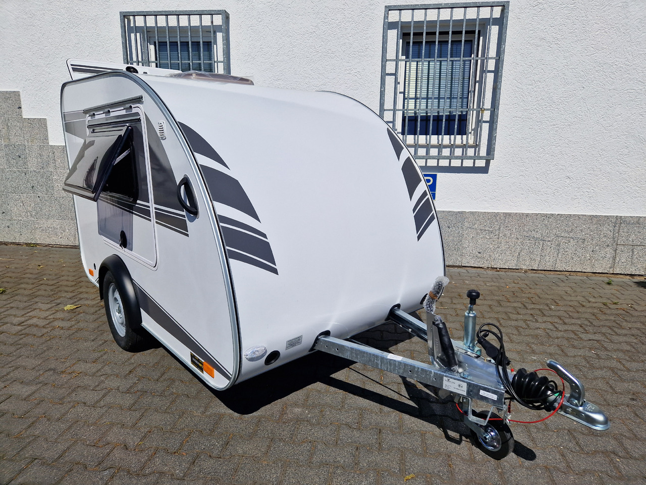 Caravan Mini Camper Mini Tommy TMC25 252x140x121cm aero V1 Küche 12V/230V 100km/H 750kg gebremst Modell 24: foto 17