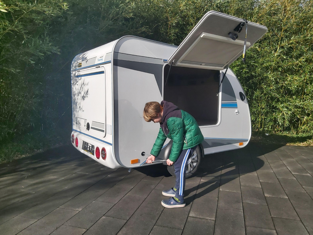 Caravan Mini Camper Mini Tommy TMC25 252x140x121cm aero V1 Küche 12V/230V 100km/H 750kg gebremst Modell 24: foto 11