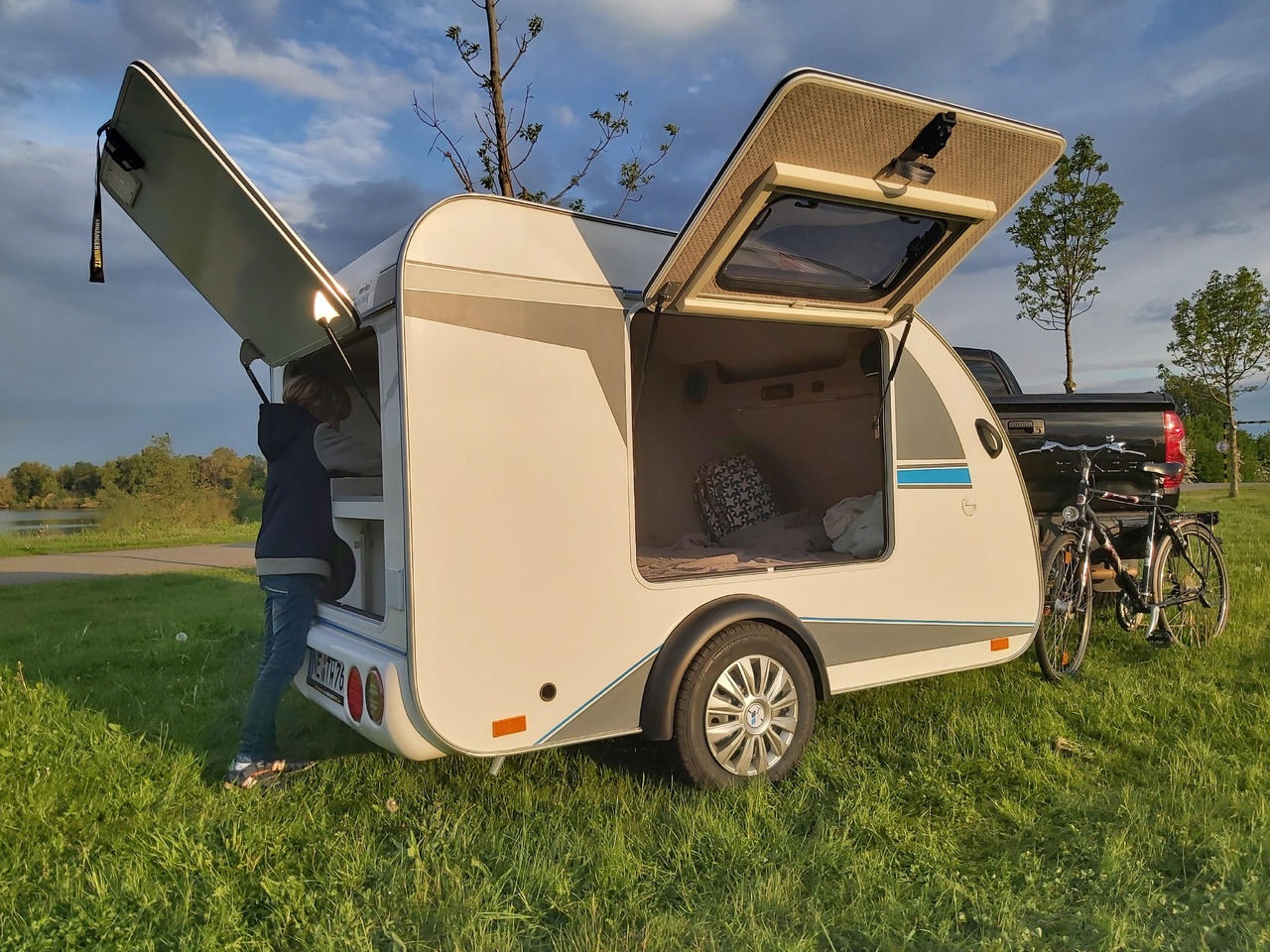 Caravan Mini Camper Mini Tommy TMC25 252x140x121cm aero V1 Küche 12V/230V 100km/H 750kg gebremst Modell 24: foto 13