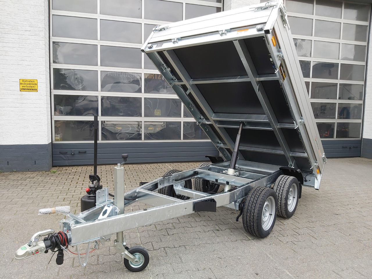 Saris Kipper K1 276 150 2000 2 276x150x30cm silver Handpumpe 13" (S) 2000kg - Rimorchio ribaltabile: foto 3 Saris Kipper K1 276 150 2000 2 276x150x30cm silver Handpumpe 13" (S) 2000kg - Rimorchio ribaltabile: foto 3