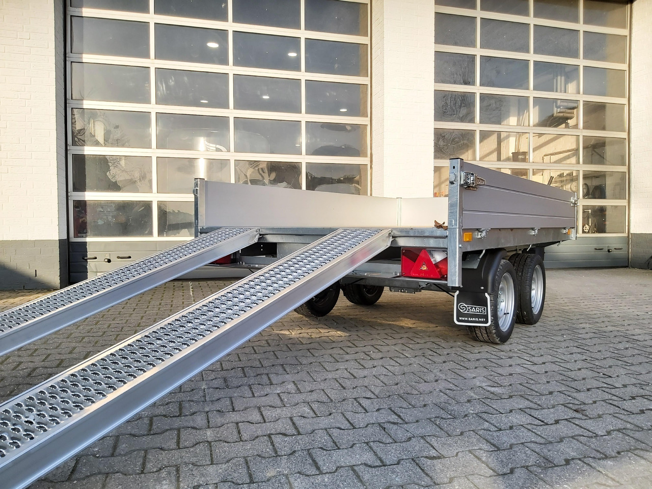 Saris Kipper K1 276 170 2000 2 276x170x30cm Alu Auffahrrampen Heckstützen Handpumpe 13" 2000kg - Rimorchio ribaltabile: foto 1 Saris Kipper K1 276 170 2000 2 276x170x30cm Alu Auffahrrampen Heckstützen Handpumpe 13" 2000kg - Rimorchio ribaltabile: foto 1