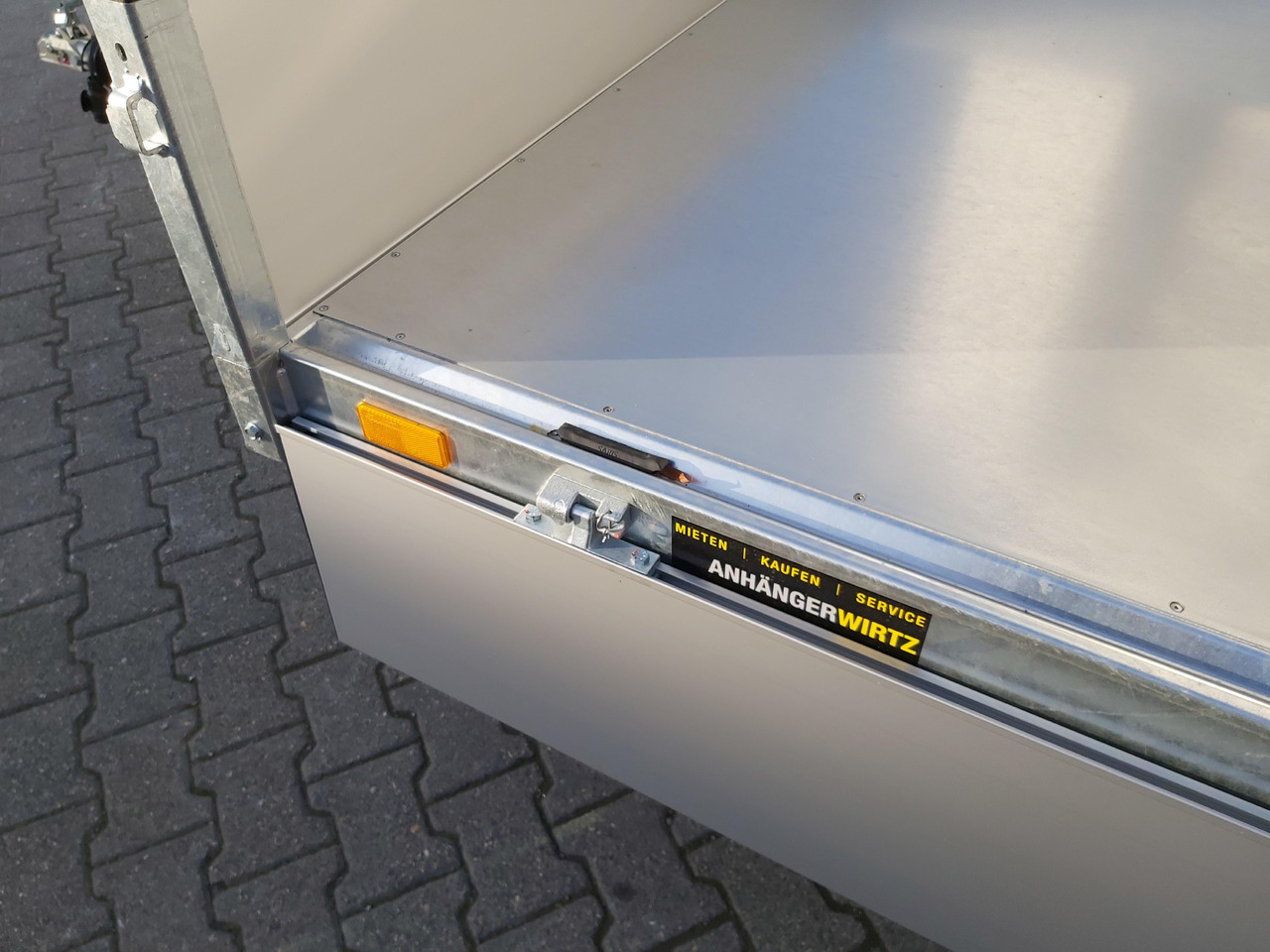 Saris Kipper K1 276 170 2700 2 276x170x30cm Handpumpe 13" 2700kg - Rimorchio ribaltabile: foto 2 Saris Kipper K1 276 170 2700 2 276x170x30cm Handpumpe 13" 2700kg - Rimorchio ribaltabile: foto 2