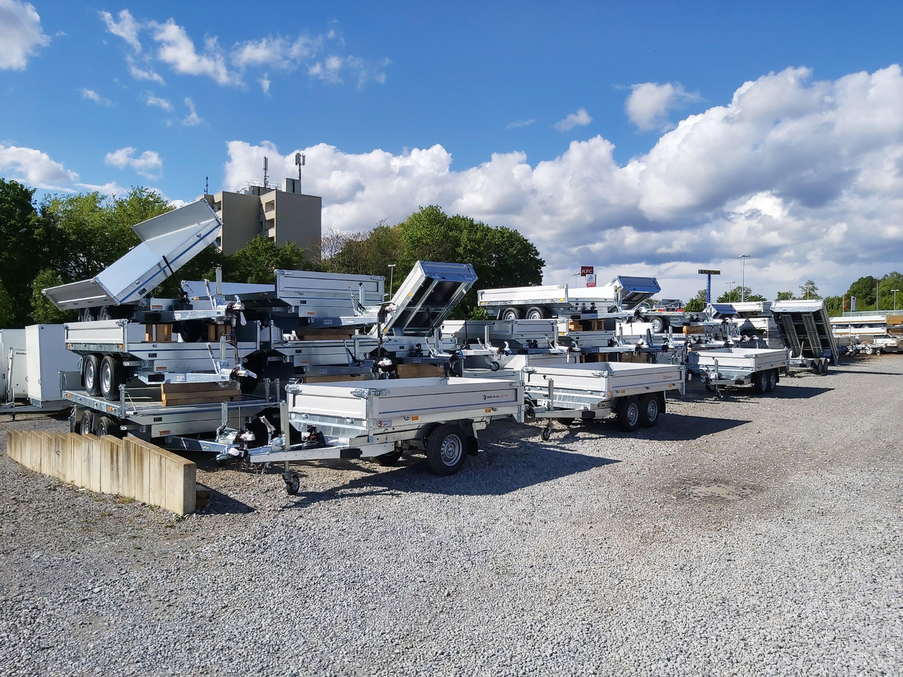 Saris Kipper K1 276 170 2700 2 276x170x30cm black Edition Handpumpe 13" 2700kg - Rimorchio ribaltabile: foto 3 Saris Kipper K1 276 170 2700 2 276x170x30cm black Edition Handpumpe 13" 2700kg - Rimorchio ribaltabile: foto 3