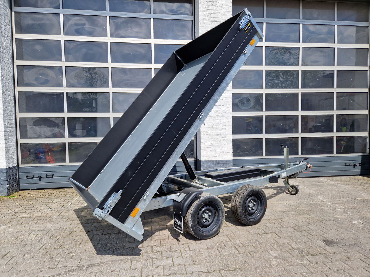 Saris Kipper K1 276 170 2700 2 E 276x170x30cm Elektro black Edition 13" 2700kg Januar Aktion - Rimorchio ribaltabile: foto 3 Saris Kipper K1 276 170 2700 2 E 276x170x30cm Elektro black Edition 13" 2700kg Januar Aktion - Rimorchio ribaltabile: foto 3