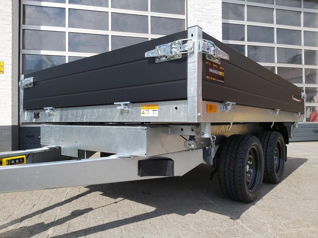 Saris Kipper K3 276 170 2700 2 E 276x170x30cm black Edition Elektro 13" (S) 2700kg Januar Aktion - Rimorchio ribaltabile: foto 3 Saris Kipper K3 276 170 2700 2 E 276x170x30cm black Edition Elektro 13" (S) 2700kg Januar Aktion - Rimorchio ribaltabile: foto 3