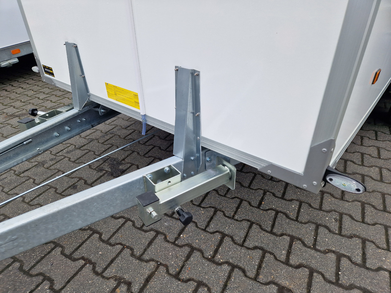 Tiefkühlanhänger 2719 F4 408x175x190cm GOVI Arktik 2000P Aluboden 2700kg - Rimorchio frigorifero: foto 4 Tiefkühlanhänger 2719 F4 408x175x190cm GOVI Arktik 2000P Aluboden 2700kg - Rimorchio frigorifero: foto 4