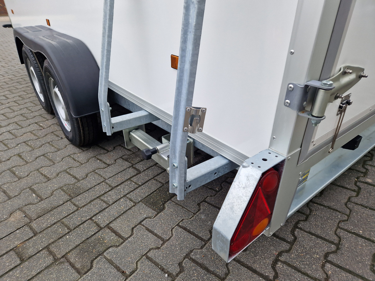 Tiefkühlanhänger 2719 F4 408x175x190cm GOVI Arktik 2000P Aluboden 2700kg - Rimorchio frigorifero: foto 5 Tiefkühlanhänger 2719 F4 408x175x190cm GOVI Arktik 2000P Aluboden 2700kg - Rimorchio frigorifero: foto 5