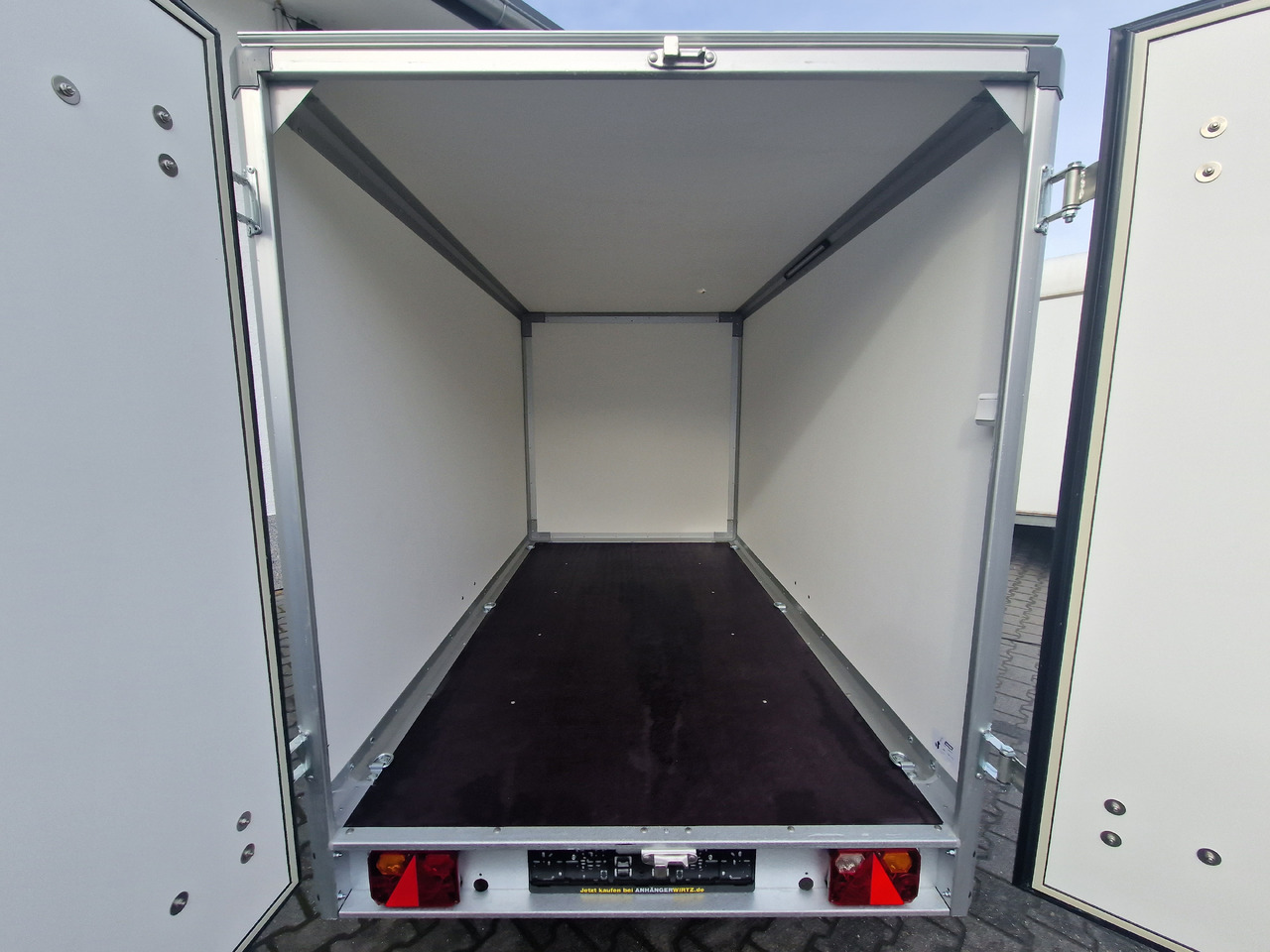 Rimorchio furgonato Variant C1315 C2 Edition black 258x148x157cm Alufelgen darkline 1350kg 100km/H 2024 black deal: foto 7