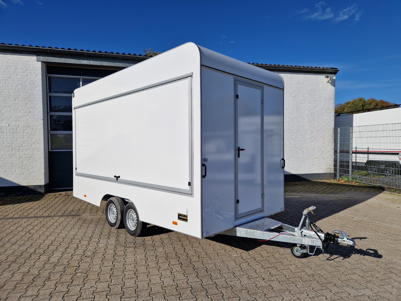 Rimorchio autonegozio Verkaufsanhänger VK 420 200 aero retro 420x200x230cm Verkaufsklappe (XL) 2000kg Abverkauf Aussteller: foto 16