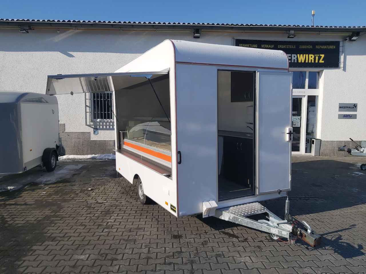 Rimorchio autonegozio Verkaufsanhänger VK P 360 200 aero 360cm Verkaufsklappe Kühlthekenausstattung Profi L 1300kg: foto 11 Rimorchio autonegozio Verkaufsanhänger VK P 360 200 aero 360cm Verkaufsklappe Kühlthekenausstattung Profi L 1300kg: foto 11