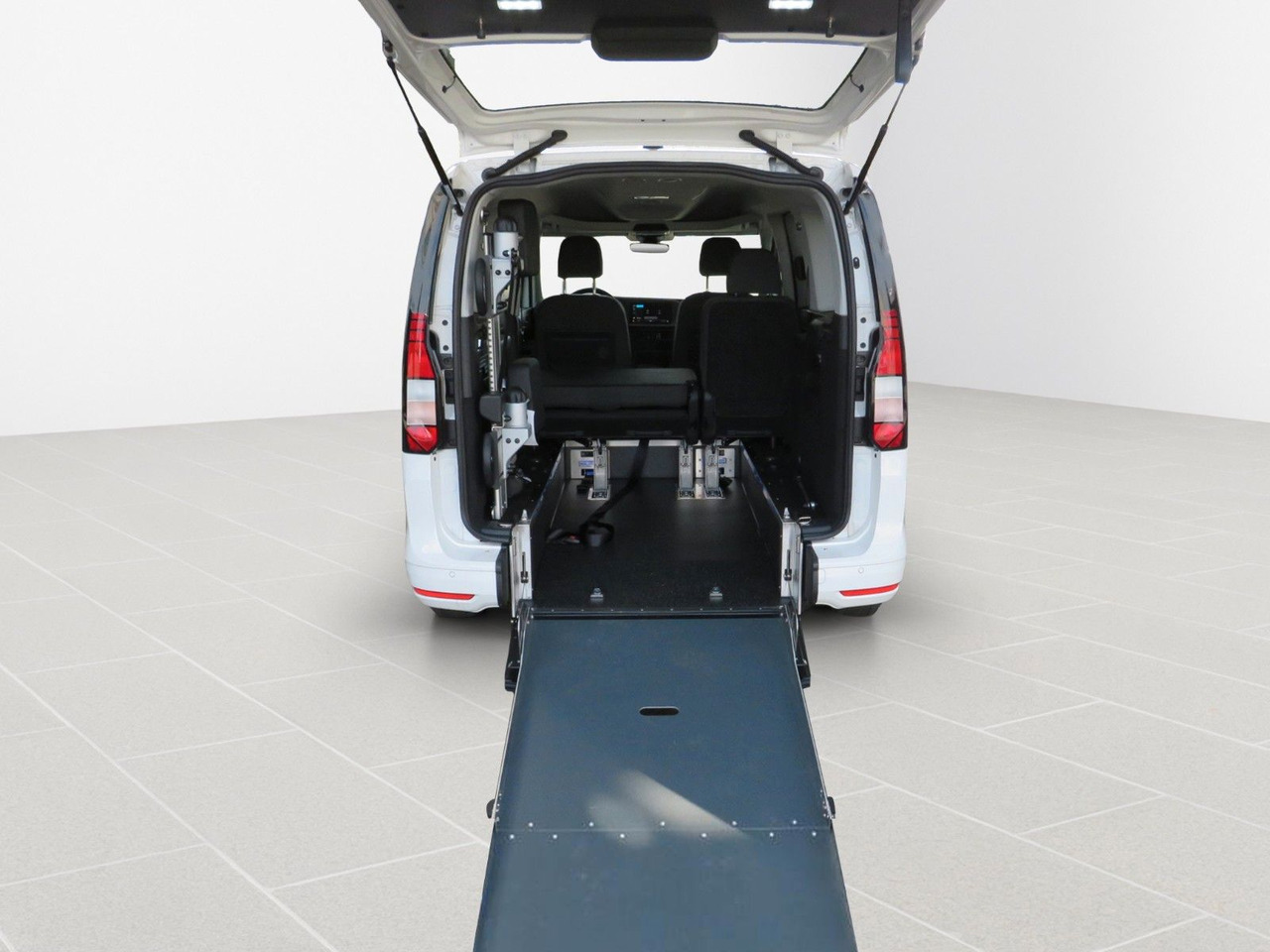 Volkswagen Caddy Maxi Kombi 2.0 TDI Rollstuhl Taxirampe - Autovettura: foto 4 Volkswagen Caddy Maxi Kombi 2.0 TDI Rollstuhl Taxirampe - Autovettura: foto 4