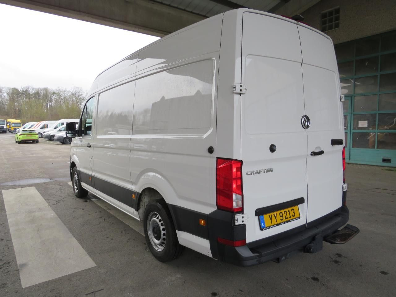 Volkswagen Crafter 35 L3H3 Kasten Euro6 Klima ZV - Furgone chiuso: foto 4 Volkswagen Crafter 35 L3H3 Kasten Euro6 Klima ZV - Furgone chiuso: foto 4