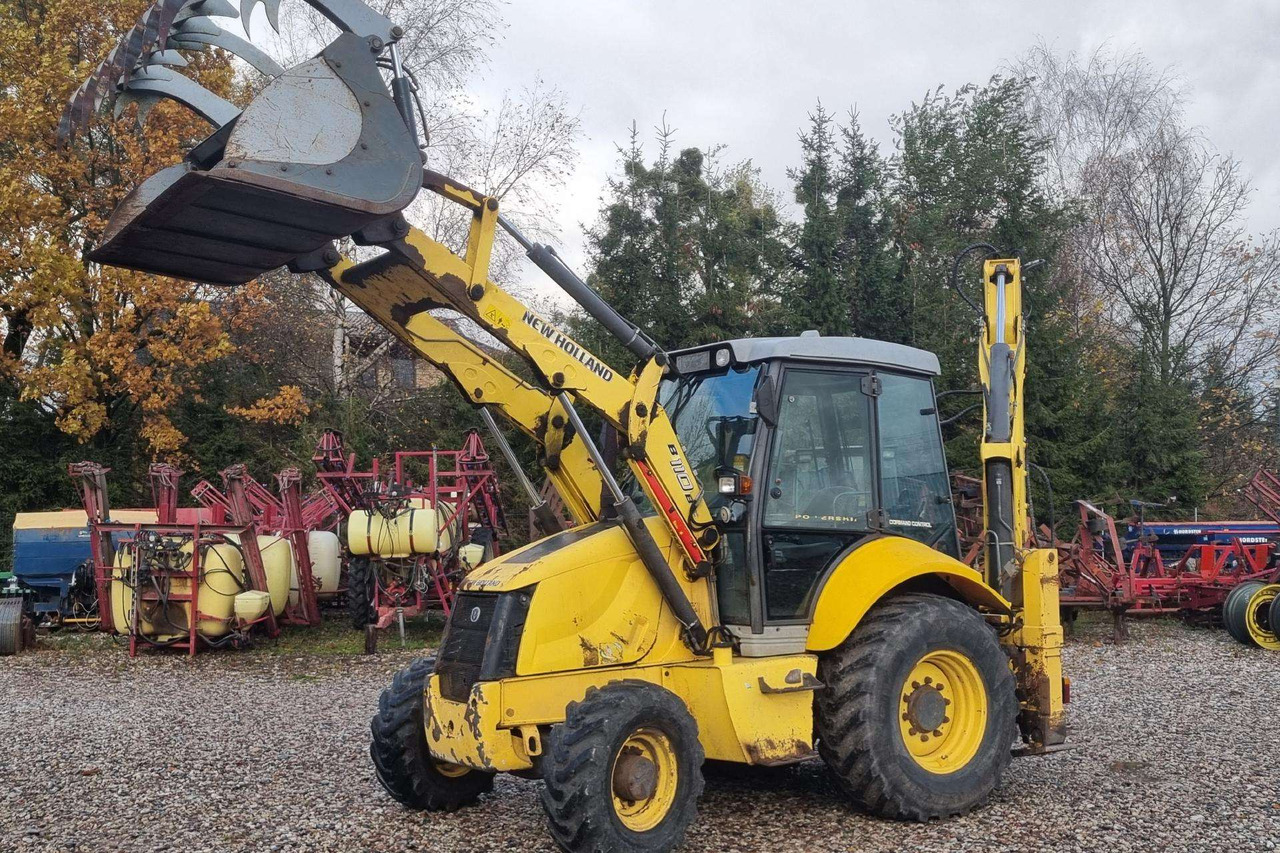 New Holland B110B - Terna: foto 1 New Holland B110B - Terna: foto 1