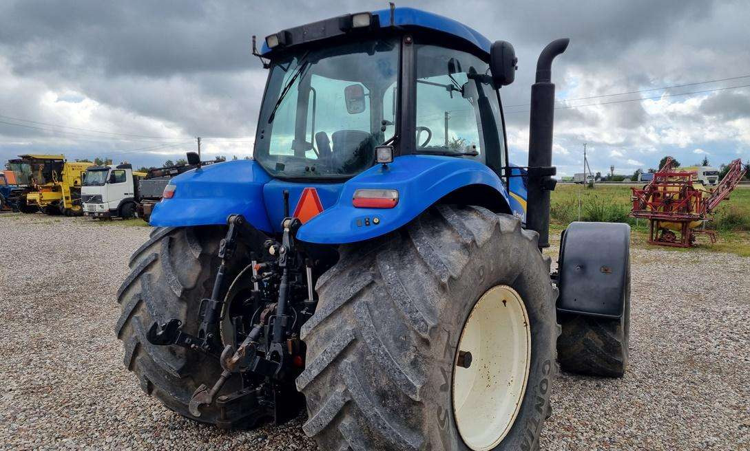 New Holland T8040 - Trattore: foto 5 New Holland T8040 - Trattore: foto 5