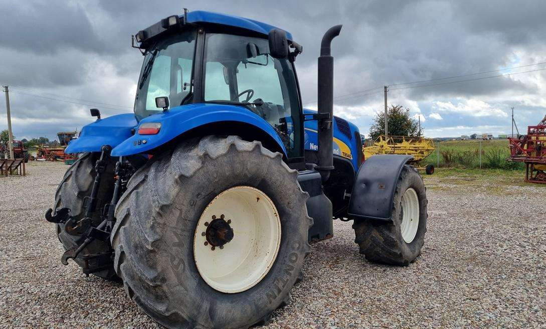 New Holland T8040 - Trattore: foto 4 New Holland T8040 - Trattore: foto 4