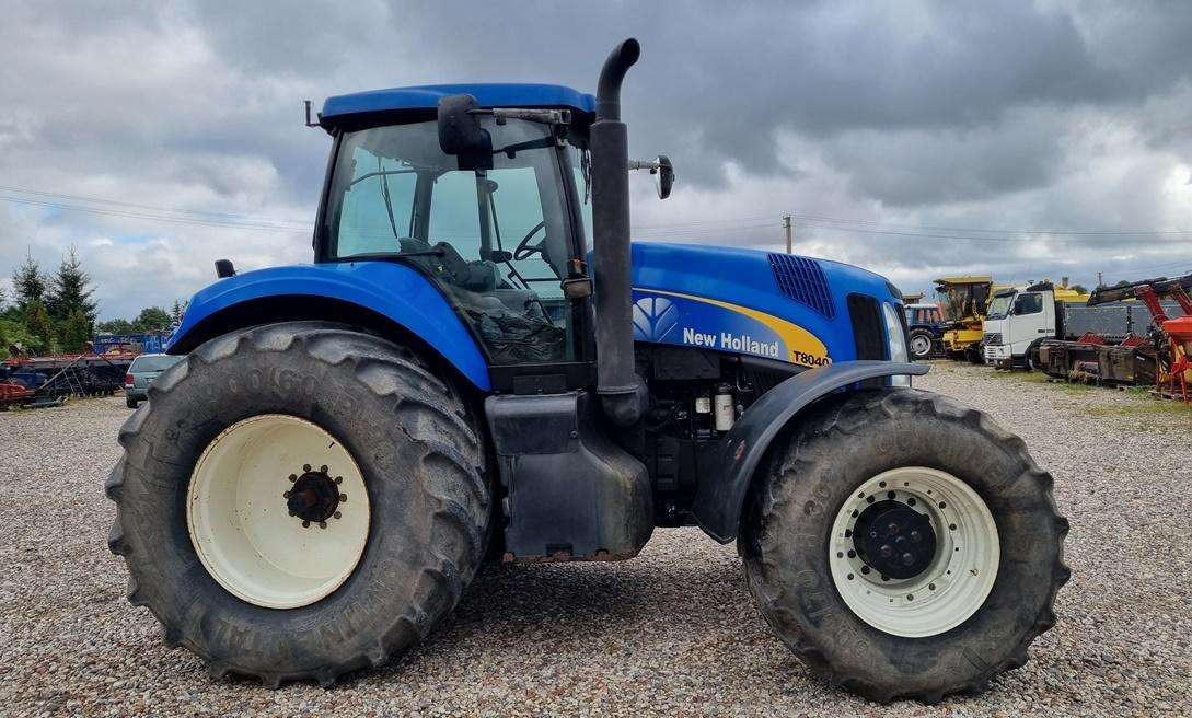 New Holland T8040 - Trattore: foto 3 New Holland T8040 - Trattore: foto 3