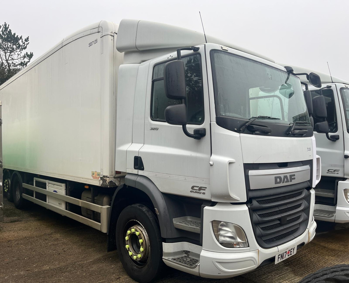 DAF CF 330 - Furgone box: foto 1 DAF CF 330 - Furgone box: foto 1