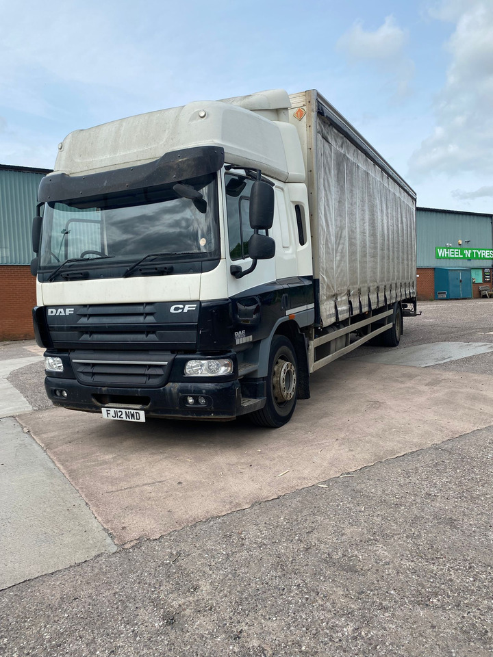 DAF CF 65 250 - Camion centinato: foto 1 DAF CF 65 250 - Camion centinato: foto 1