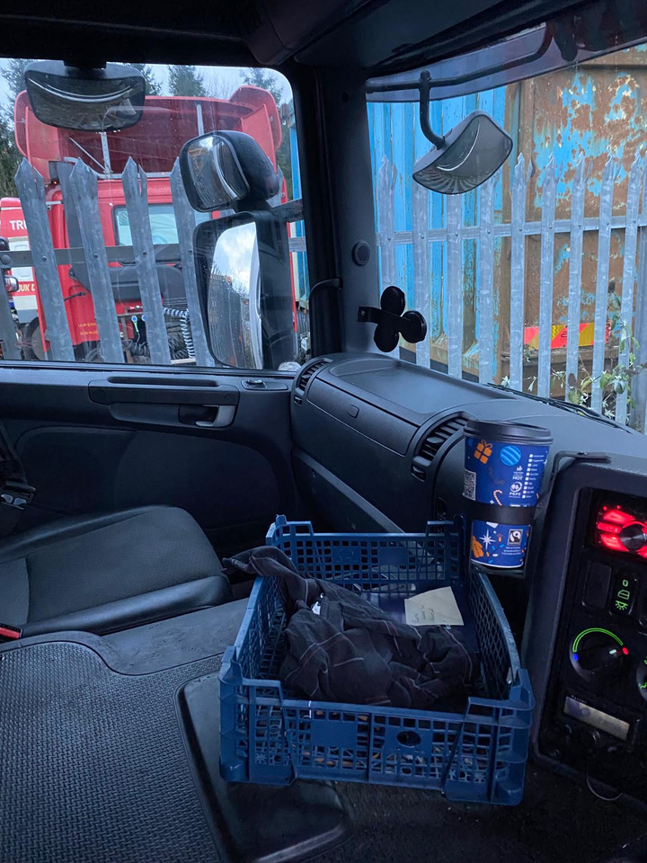 Scania P230 4x2 - Furgone box: foto 5 Scania P230 4x2 - Furgone box: foto 5