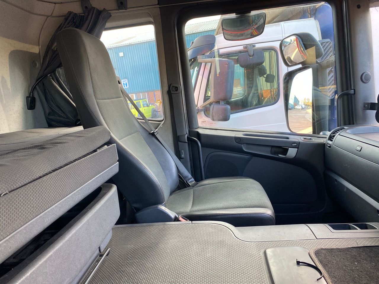 Scania P280 6x2 Curtain side - Camion centinato: foto 5 Scania P280 6x2 Curtain side - Camion centinato: foto 5