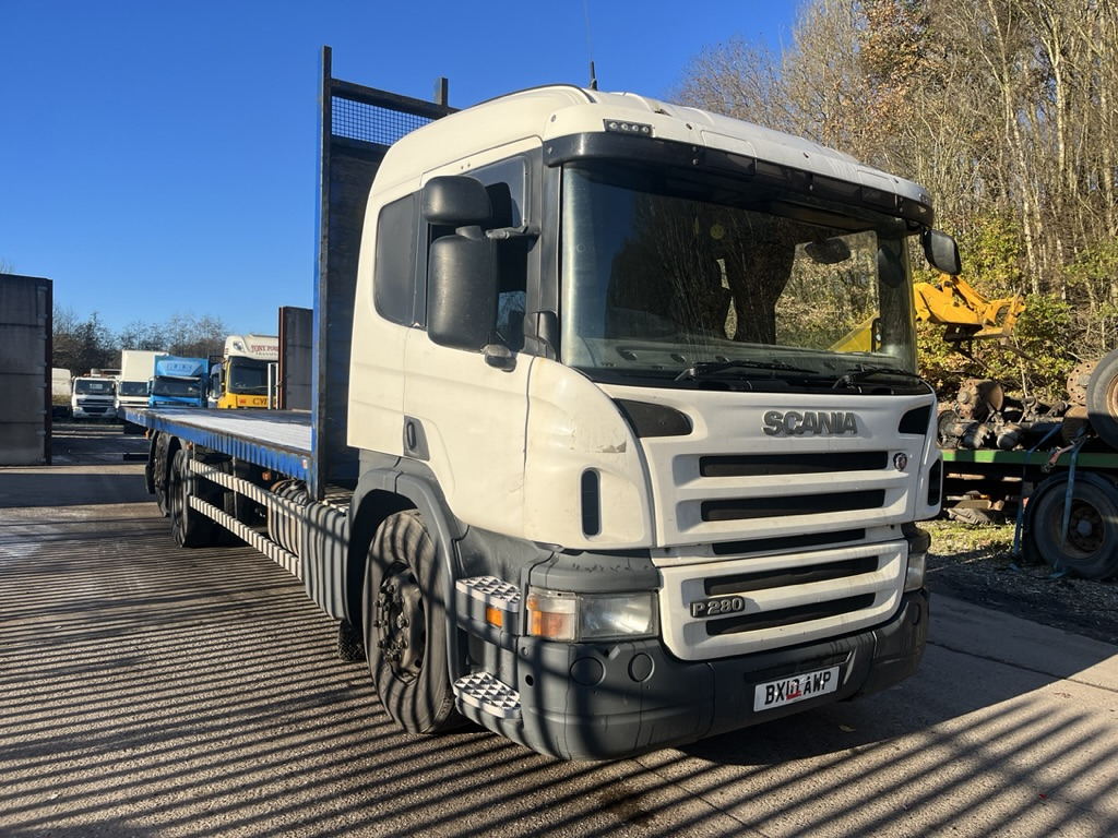 Scania P280 6x2 Rigid - Autocarro con pianale/ Cassone fisso: foto 1 Scania P280 6x2 Rigid - Autocarro con pianale/ Cassone fisso: foto 1