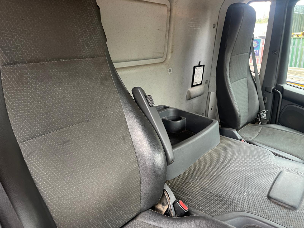 Scania P280 - Autocarro con pianale/ Cassone fisso: foto 5 Scania P280 - Autocarro con pianale/ Cassone fisso: foto 5