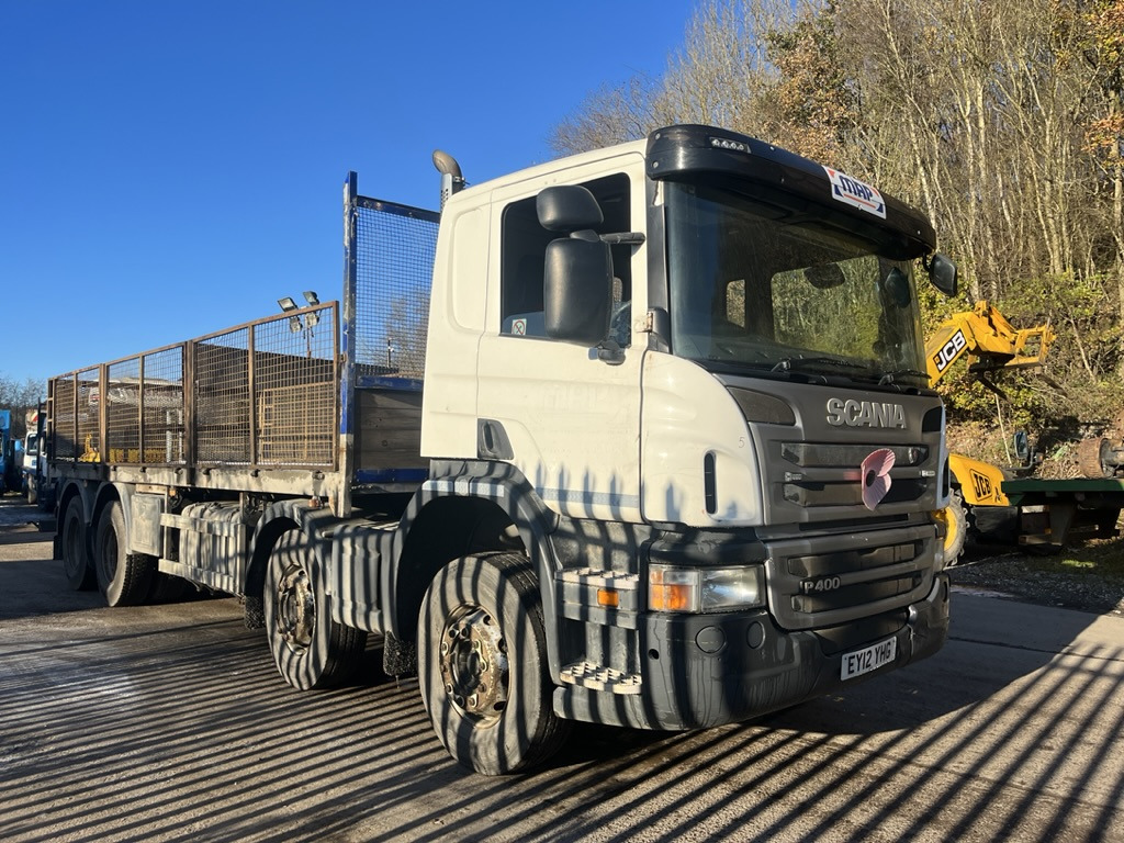 Scania P400 8x4 Rigid - Autocarro con pianale/ Cassone fisso: foto 2 Scania P400 8x4 Rigid - Autocarro con pianale/ Cassone fisso: foto 2