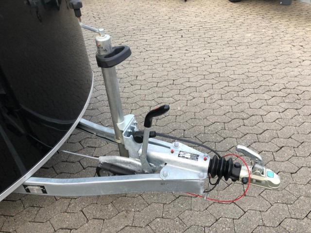 Cheval Liberte Debon Roadster 500 Alu 2600 kg, 100 km/h, 320x167x200cm - Rimorchio furgonato: foto 3 Cheval Liberte Debon Roadster 500 Alu 2600 kg, 100 km/h, 320x167x200cm - Rimorchio furgonato: foto 3