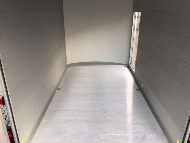 Rimorchio furgonato nuovo Cheval Liberte Debon Roadster 500 Alu + Türe 2000 kg, 100 km/h, 320x167x200cm: foto 8 Rimorchio furgonato nuovo Cheval Liberte Debon Roadster 500 Alu + Türe 2000 kg, 100 km/h, 320x167x200cm: foto 8