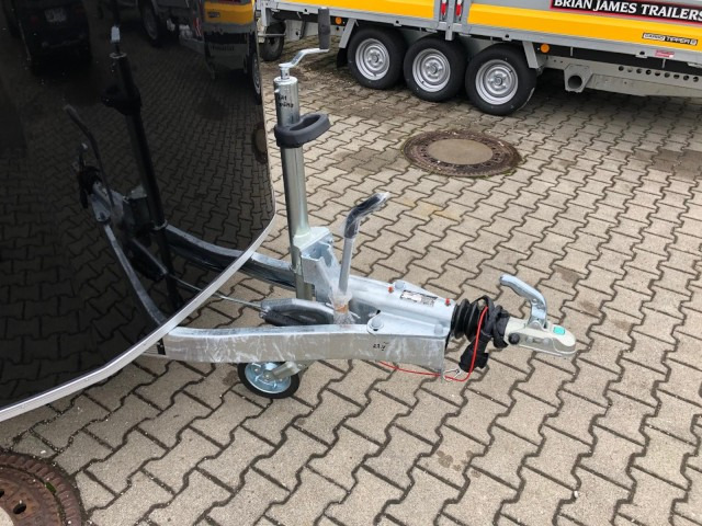 Cheval Liberte Debon Roadster 700 Alu + Türe 2600 kg, 100 km/h, 375x180x202cm - Rimorchio furgonato: foto 2 Cheval Liberte Debon Roadster 700 Alu + Türe 2600 kg, 100 km/h, 375x180x202cm - Rimorchio furgonato: foto 2