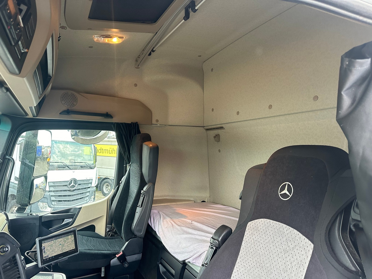 MERCEDES-BENZ actros 18.42 4x2 Gas-Kühlfahrzeug - Autocarro frigorifero: foto 5 MERCEDES-BENZ actros 18.42 4x2 Gas-Kühlfahrzeug - Autocarro frigorifero: foto 5
