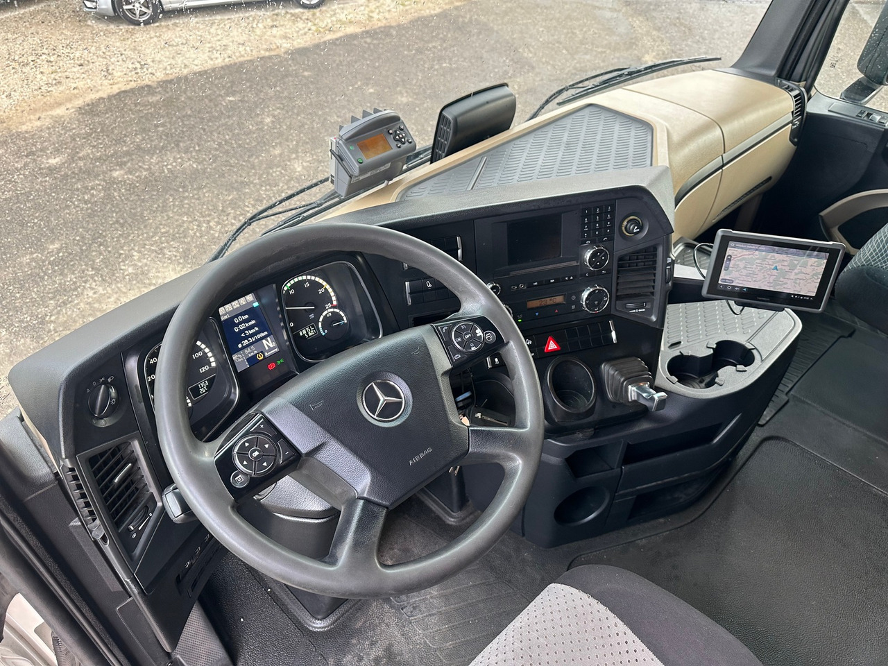 MERCEDES-BENZ actros 18.42 4x2 Gas-Kühlfahrzeug - Autocarro frigorifero: foto 3 MERCEDES-BENZ actros 18.42 4x2 Gas-Kühlfahrzeug - Autocarro frigorifero: foto 3