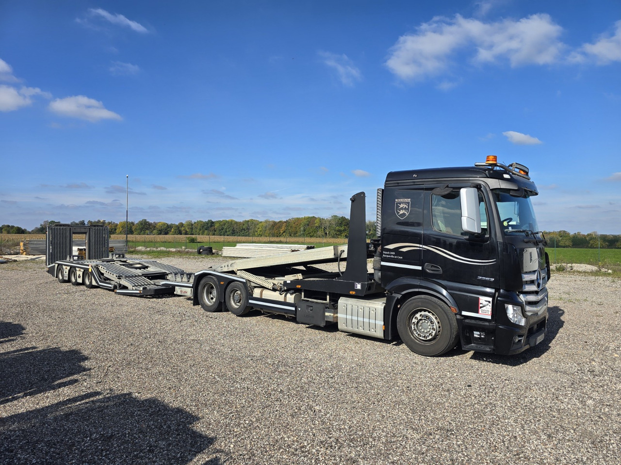 MERCEDES-BENZ 2353 - Camion bisarca: foto 1 MERCEDES-BENZ 2353 - Camion bisarca: foto 1