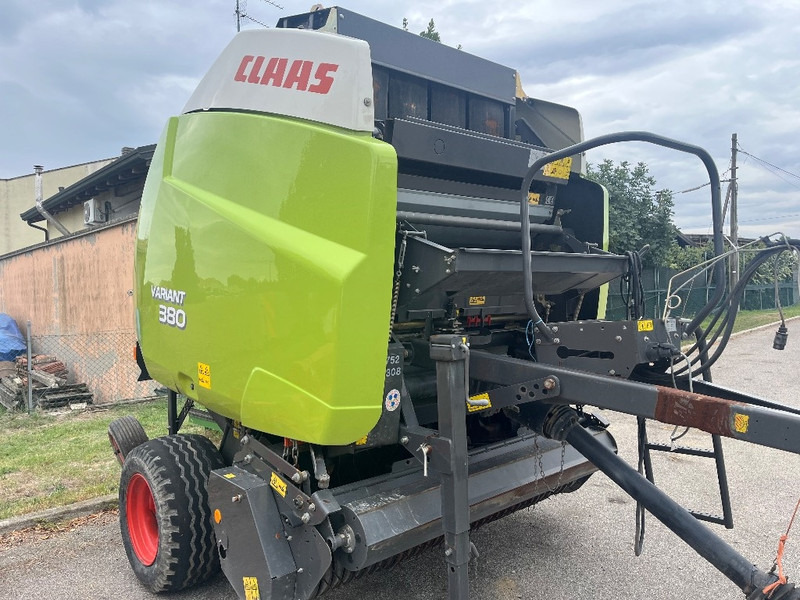 Claas Variant 380 - Rotopressa: foto 1 Claas Variant 380 - Rotopressa: foto 1