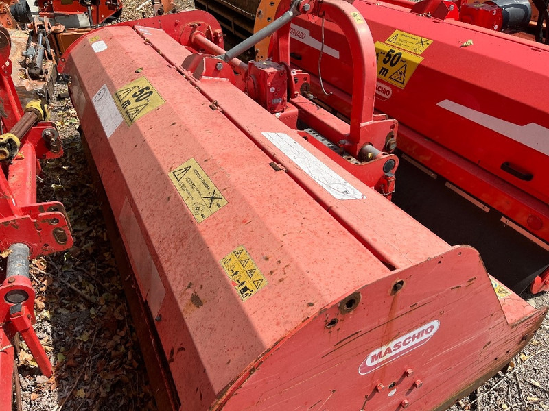 Maschio Tornado 280 - Trincia a martelli: foto 4 Maschio Tornado 280 - Trincia a martelli: foto 4