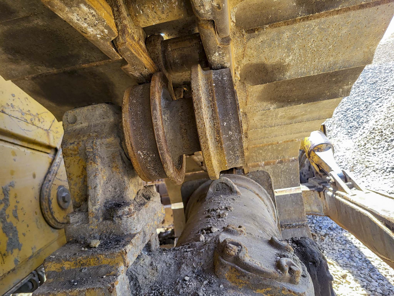 Bulldozer CATERPILLAR D6R: foto 15