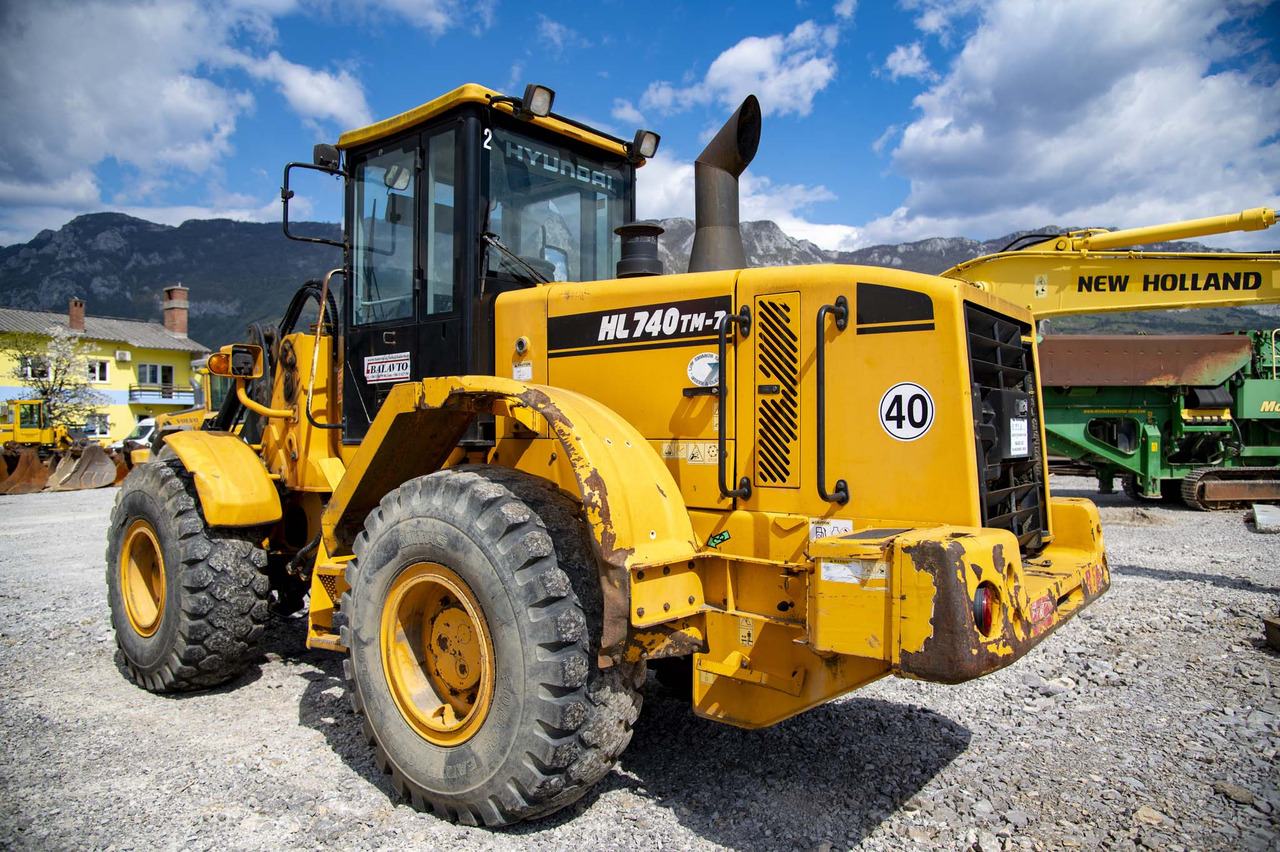 HYUNDAI HL740TM-7 for parts - Pala gommata: foto 4 HYUNDAI HL740TM-7 for parts - Pala gommata: foto 4