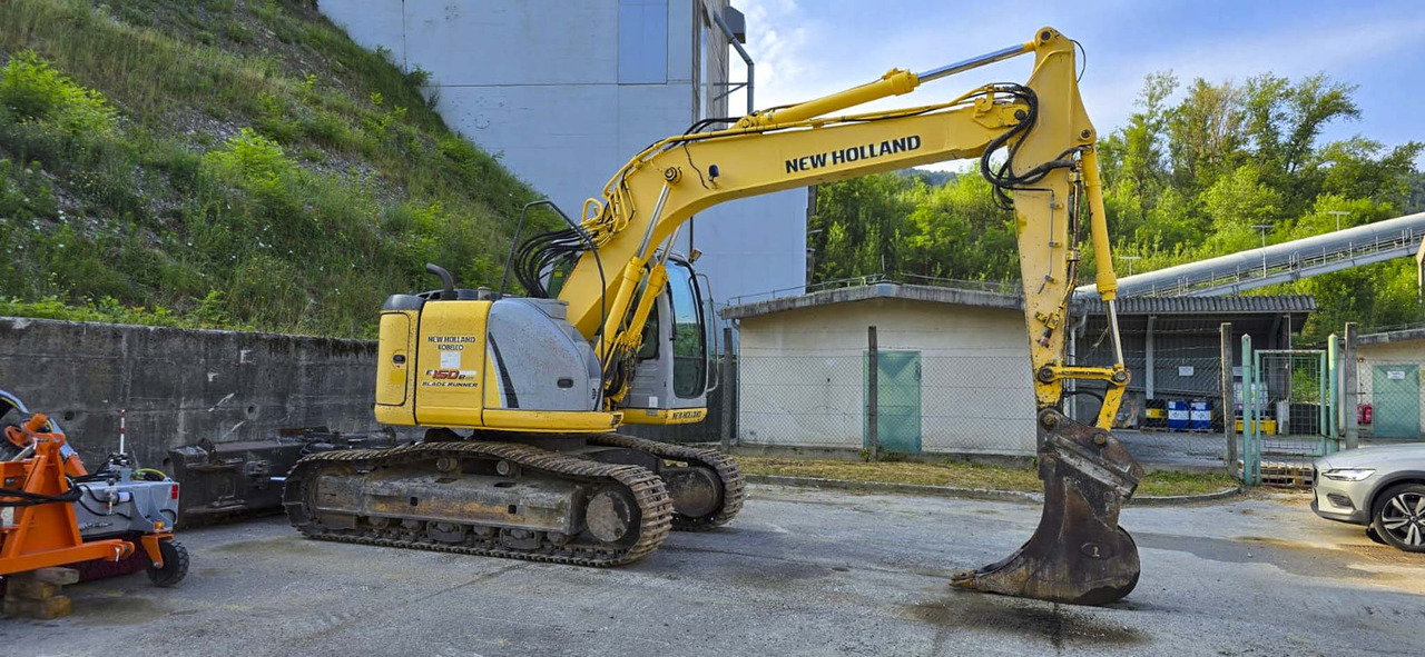 New Holland Kobelco E150BSR-2 Blade Runner - Escavatore cingolato: foto 3 New Holland Kobelco E150BSR-2 Blade Runner - Escavatore cingolato: foto 3